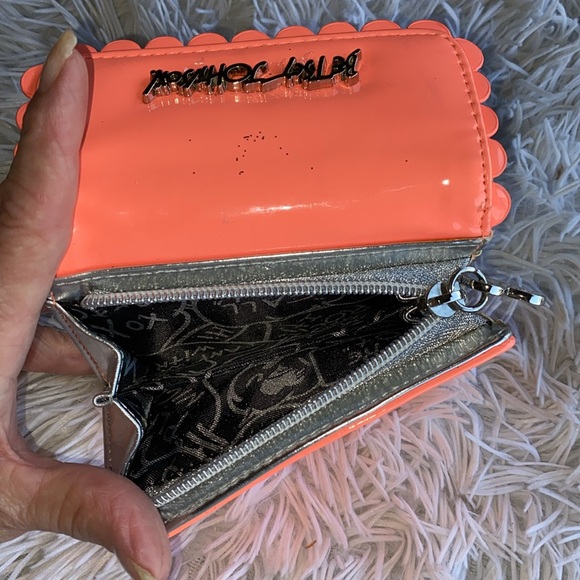 Betsy Johnson make up toiletry bag and small orange short wallet - Picture 5 of 8